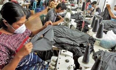 La Fabricas de Textiles, ubicadas en San Pedro Sacatepequez, es donde se emplea mas mujeres que hombres , en este lugar se confeccionan ropa para su exportaciÛn (maquila). Fotografia Esbin Garcia